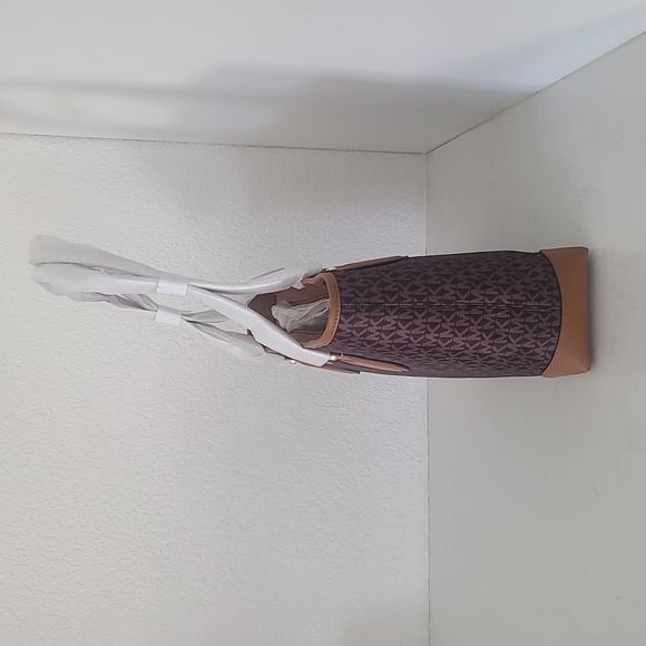 Michael Kors EvaTote NWT BRN/ACORN - Picture 10 of 11